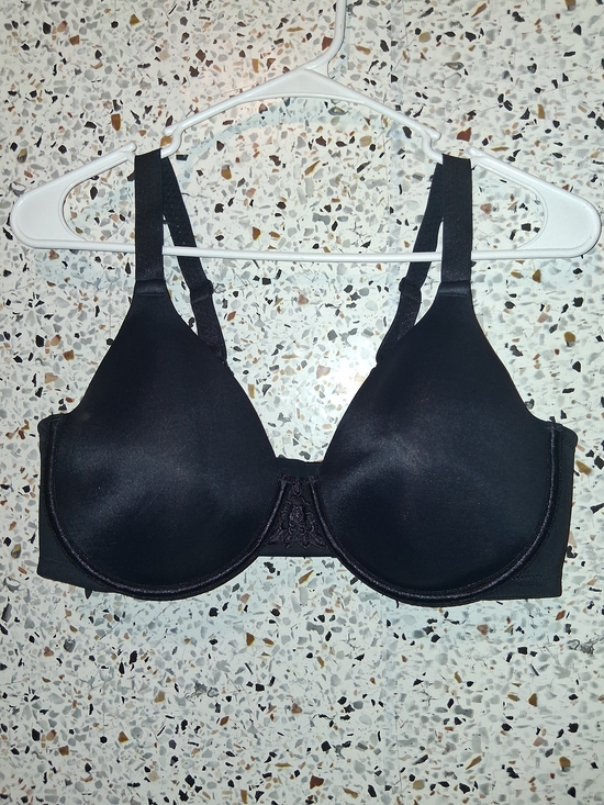 Vanity Fair Other - Women's Vanity Fair Tshirt Bra Size 38D Black Padded With Wires